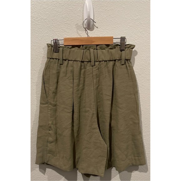 H&M Olive Green Zipper Shorts - Picture 5 of 5